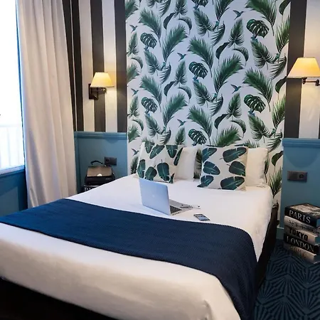 Du Theatre By Patrick Hayat 3*