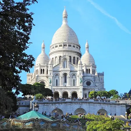 Du Theatre By Patrick Hayat Paryż