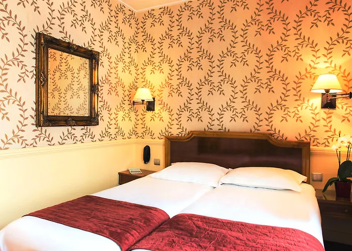 Hotel Du Theatre By Patrick Hayat Parijs