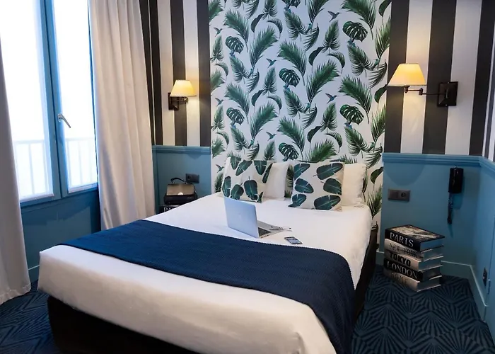 Du Theatre By Patrick Hayat 3*