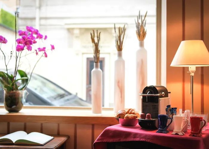 Hotel Du Theatre By Patrick Hayat Parijs