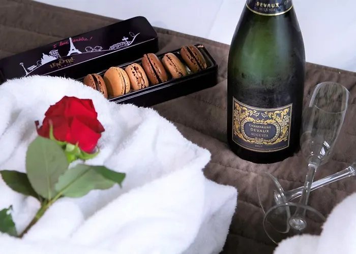 Du Theatre By Patrick Hayat Parijs