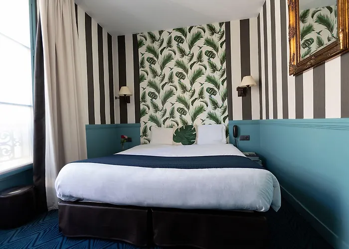 Du Theatre By Patrick Hayat 3* Parijs