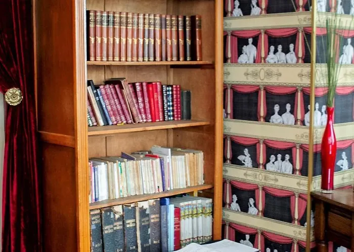 Du Theatre By Patrick Hayat 3* Parijs