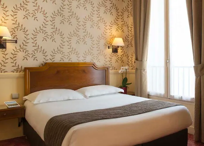 Hotel Du Theatre By Patrick Hayat Parijs