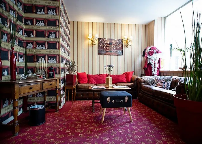 Du Theatre By Patrick Hayat 3* Parijs